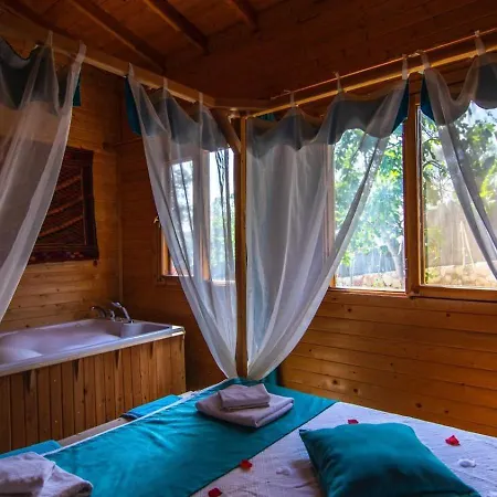 İslamlar 2 Bedroom Secluded With Private Pool Hot Tub ヴィラ